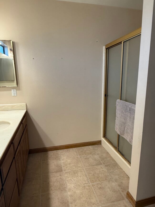 Building Photo - 305 Chaplin Cir