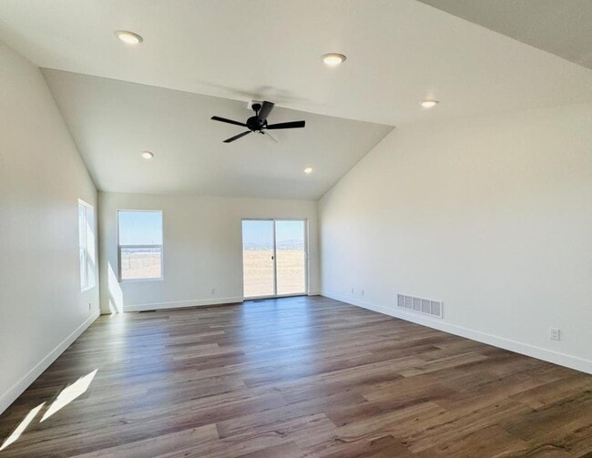 Building Photo - 208 Kinross Ct
