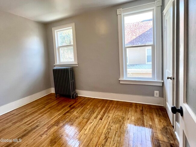 Building Photo - 298-300-300 Locust Ave