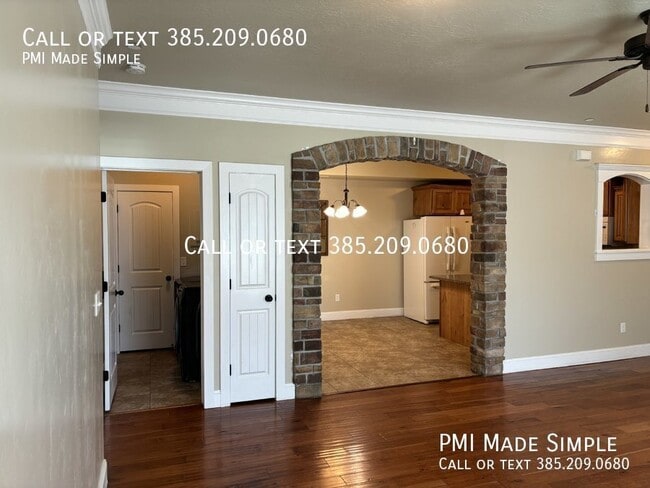 Building Photo - 3689 E Rock Creek Rd