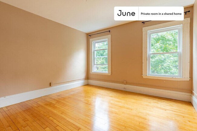 Foto del edificio - Room in Shared 6 bed/2 bath home