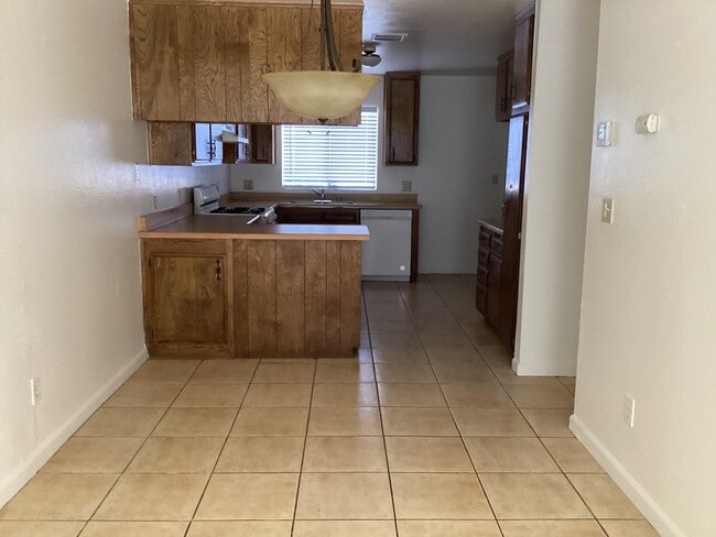 Foto del edificio - 44652 Beech Ave