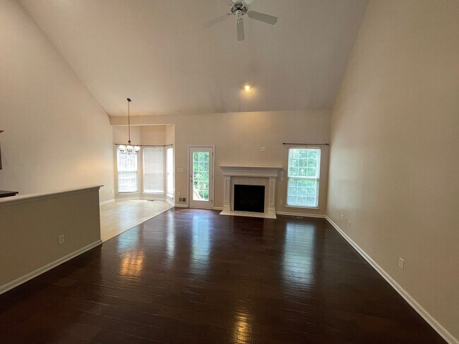 Foto del edificio - 321 Arlington Meadows Dr