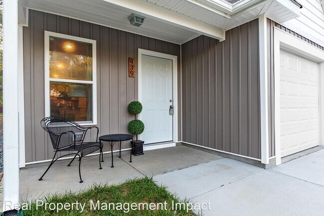 Foto del edificio - 3 br, 2 bath House - 439 Fulton Street