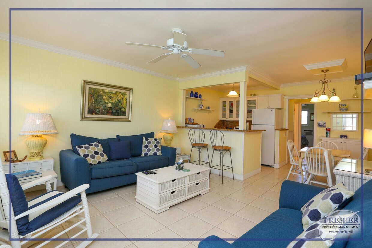 Primary Photo - ***BONAIRE CLUB***DOWNTOWN NAPLES***FURNIS...