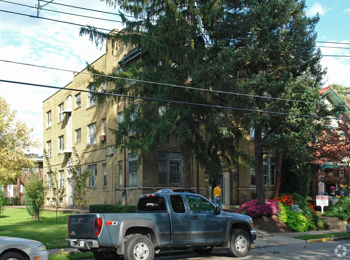Foto del edificio - 1618 Virginia St