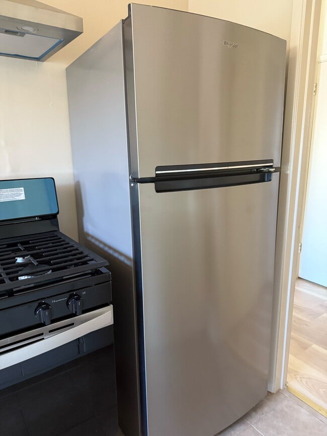 appliances - 3143 Alma St