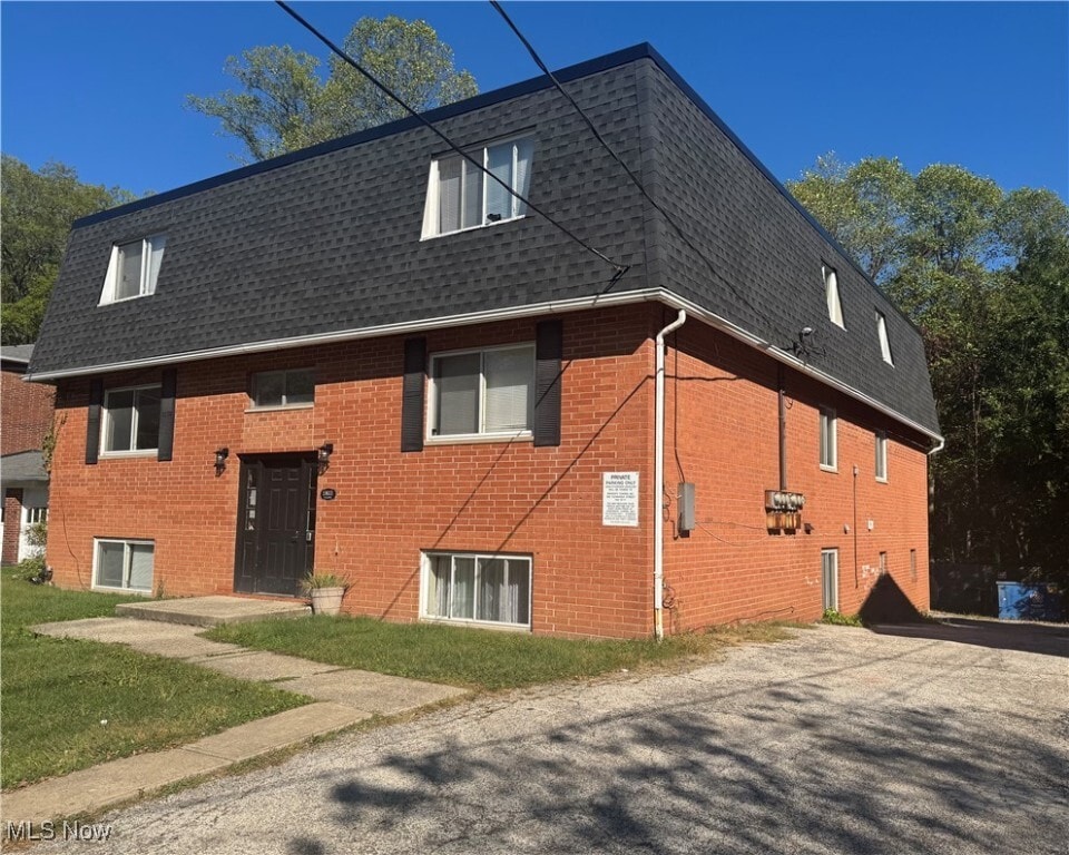 1803 Cromwell Dr Akron, OH 44313 – photo 1