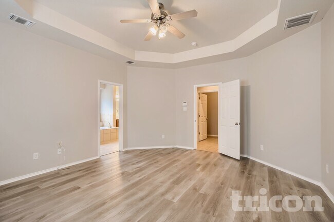 Building Photo - 5626 Cross Pond