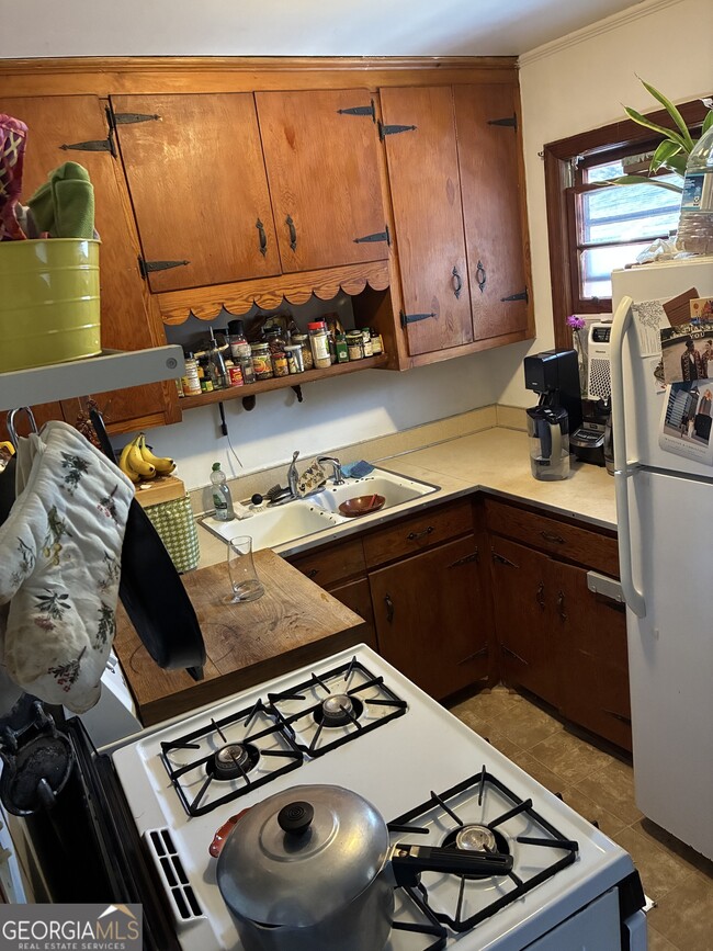 Foto del edificio - 152 Buena Vista Ave