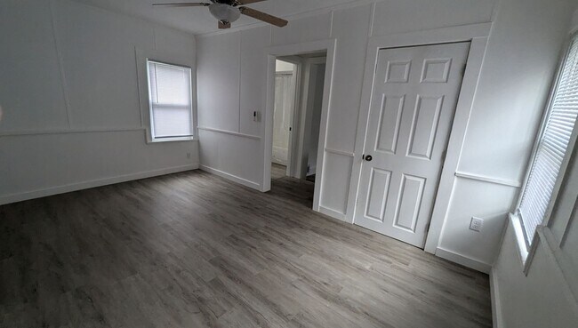 Building Photo - Newly Refinished 1 Bedroom 1 Bathroom House