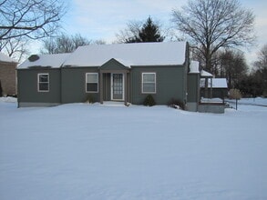 Building Photo - 9982 Zig Zag Rd