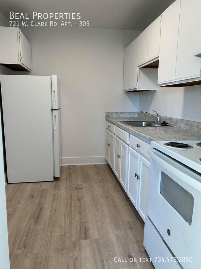 Foto del edificio - 721 W Clark Rd