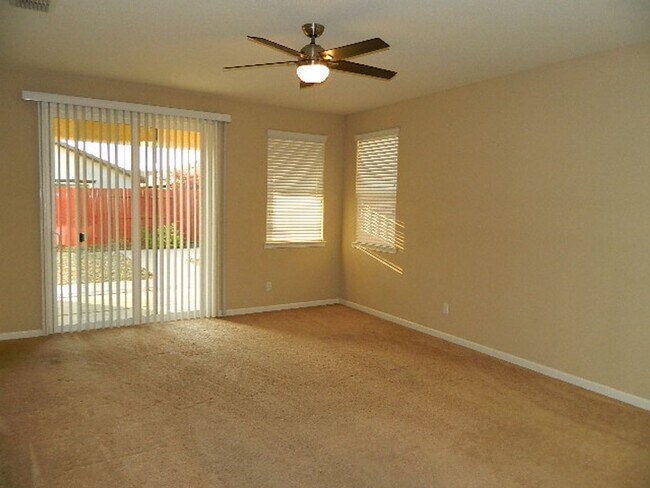 Foto del edificio - Beautiful home located in Vineyard Pointe Village