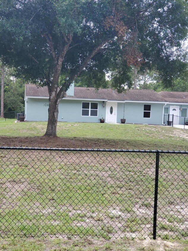 Foto principal - 18100 50th St N
