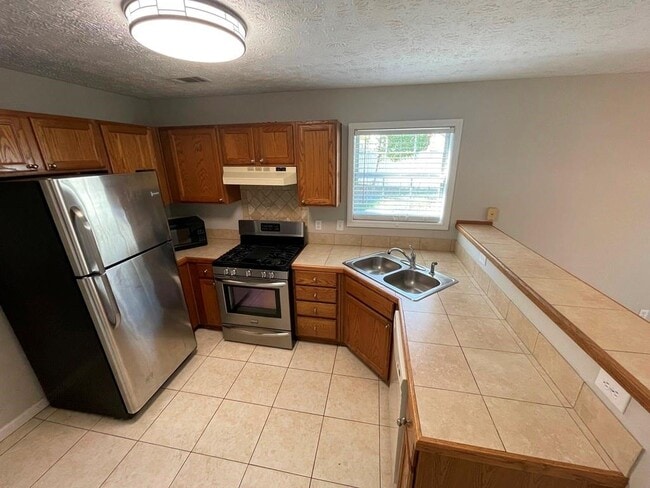 Building Photo - 3251 Avensong Village Cir