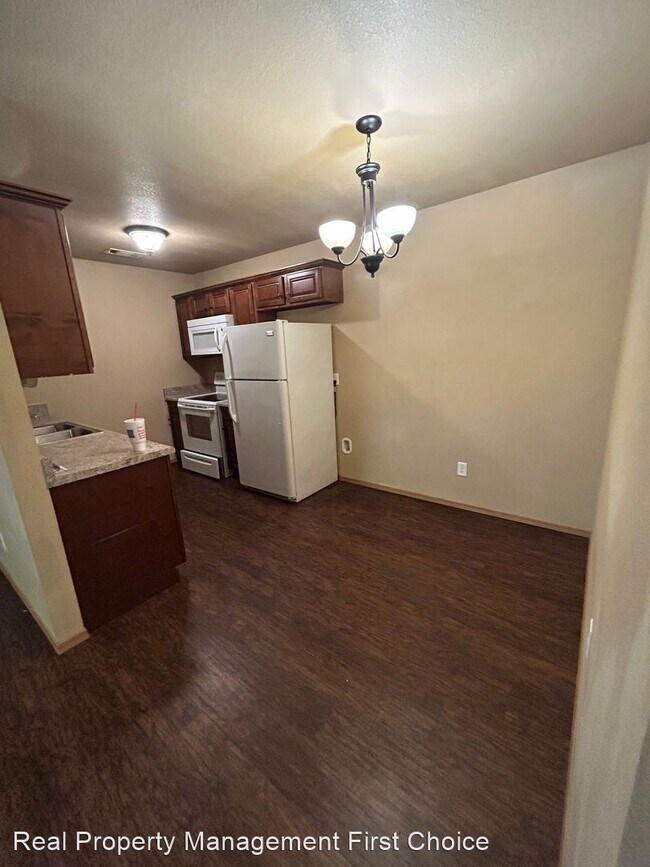 Building Photo - 3 br, 2 bath House - 220 W Gary Street Side A