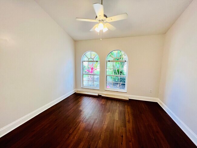 Foto del edificio - 2485 Stonegate Dr