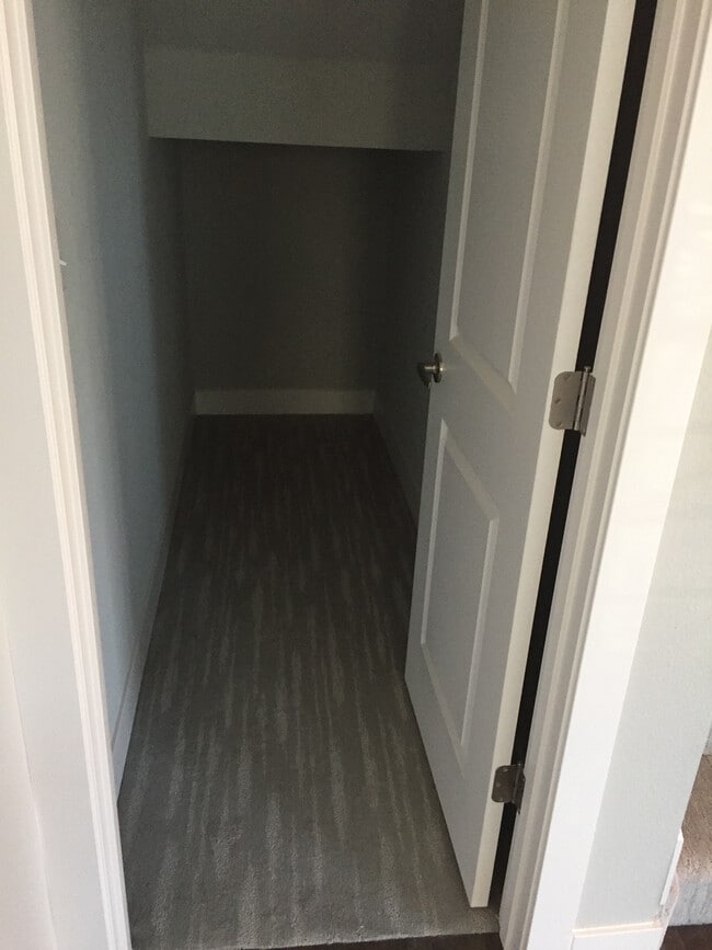 Building Photo - 2030 E 20th Ave