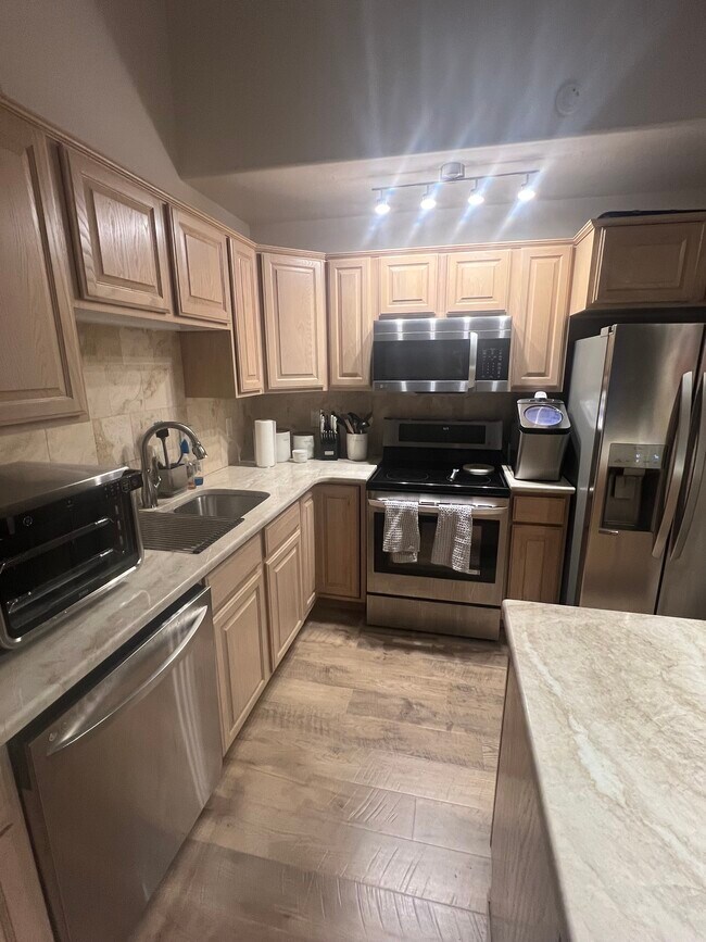 Building Photo - 5039 S Cotton Tree Ln