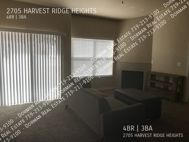 Building Photo - Immaculate like new town home!