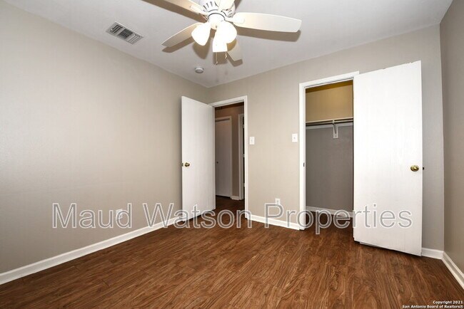 Foto del edificio - 10727 N Shaenridge