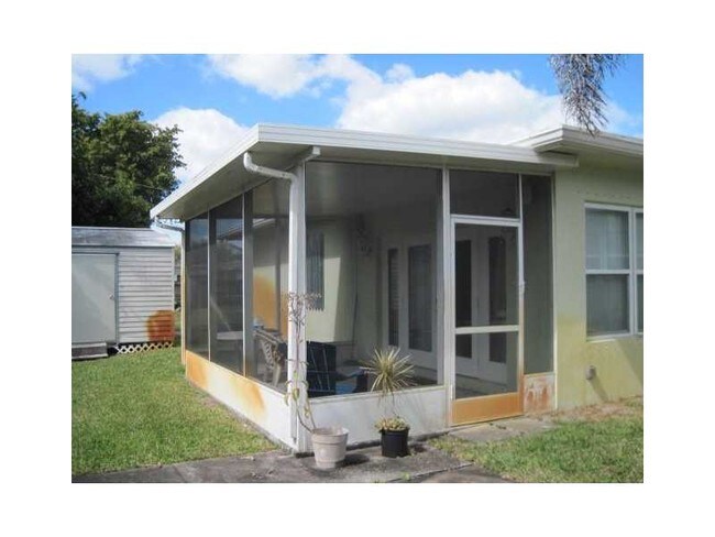 Foto del edificio - 8240 NW 16th St