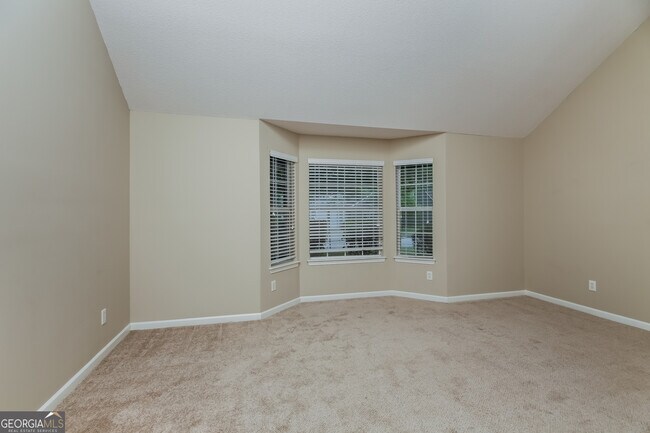 Foto del edificio - 6144 Idlewood Manor