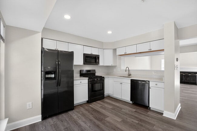 Building Photo - 2736 Albermarle Pl