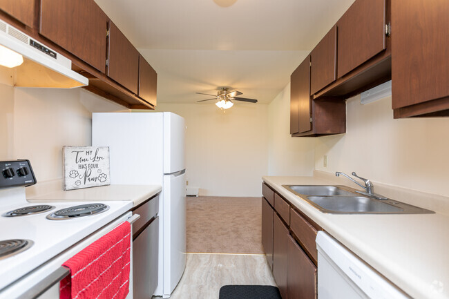 1HAB, 1BA - 750 ft² - ReNew at the Greens