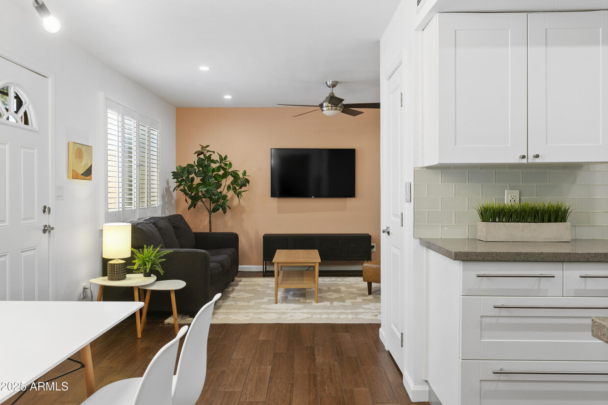 Foto principal - 1253 N Granite Reef Rd
