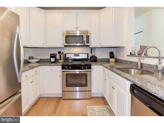 Foto del edificio - 4045 Derby Ct