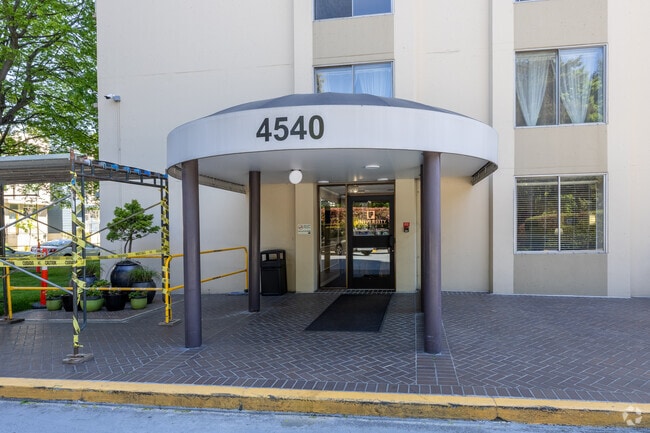 University Plaza Condominiums