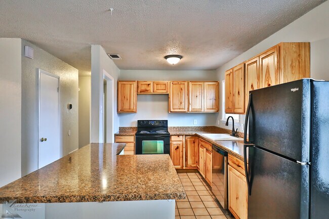 Building Photo - 3002 Post Oak Rd