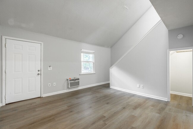 Building Photo - 4499 Delashmitt Rd