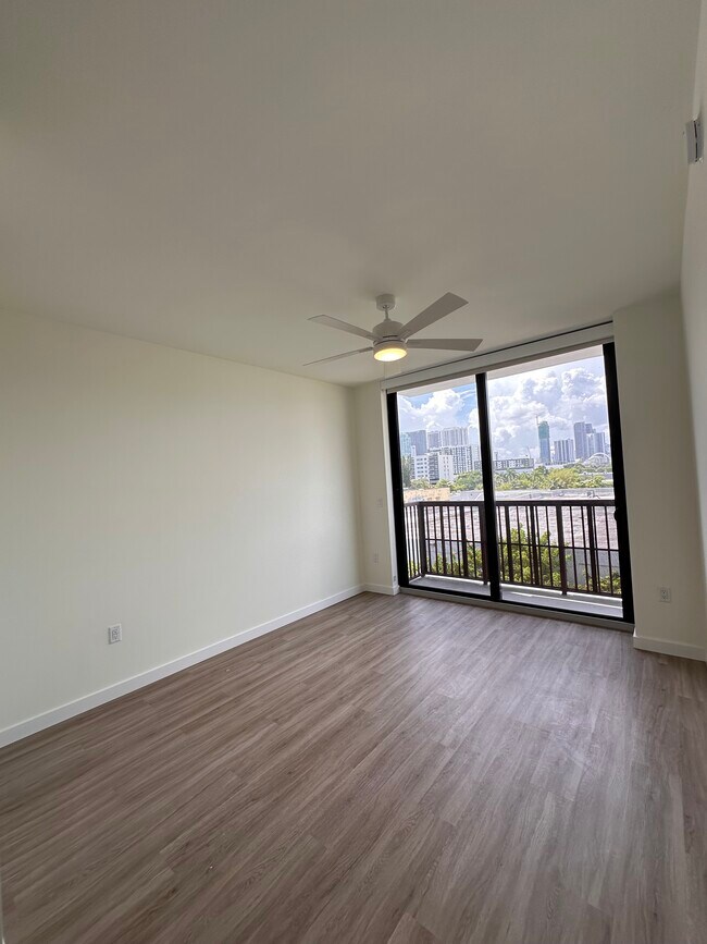 Foto del edificio - 73 NW 30th St