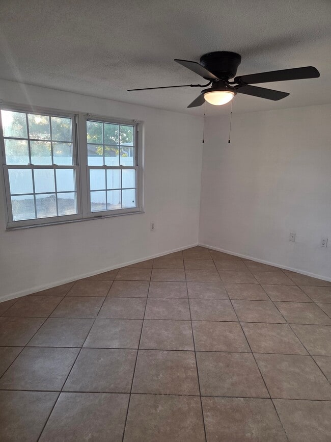 Building Photo - 9125 Hunt Club Ln