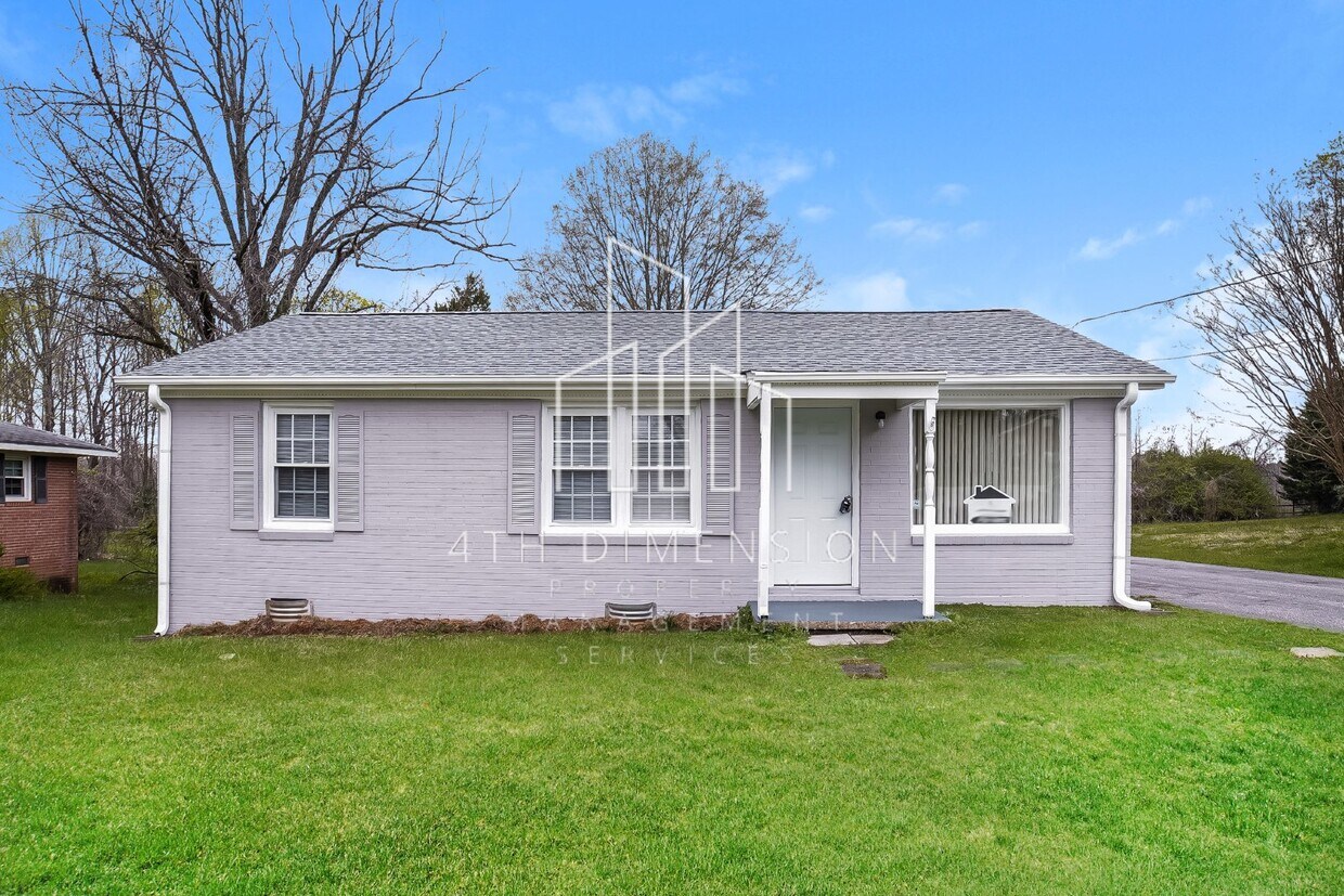 600 Rd, Greensboro, NC 27455 Room for Rent in Greensboro, NC