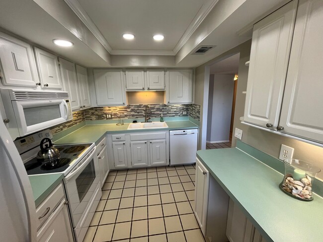 Foto del edificio - 995 La Guna Dr