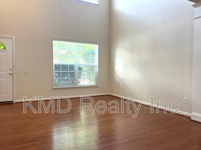 Building Photo - 15022 Northsprings Dr