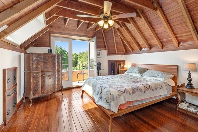 Foto del edificio - 216 Gray Craig Rd