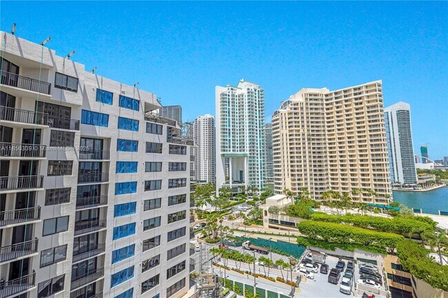 Foto del edificio - 540 Brickell Key Dr