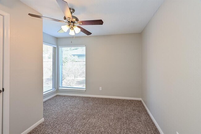 Building Photo - 5893 Southern Hills Dr