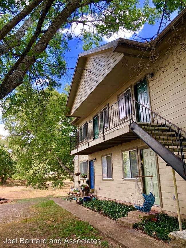 Building Photo - 114 Lady Bird Ln