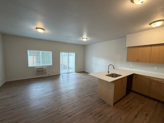 Building Photo - 8001 Oneil Rd NE