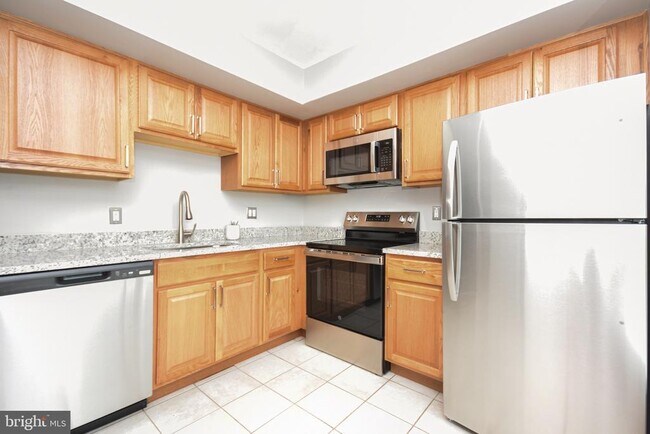 Building Photo - 8853 Teakwood Ct