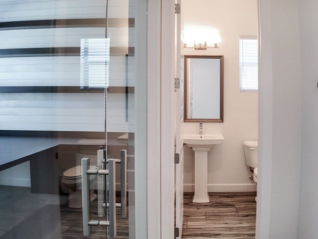 Foto del edificio - Exquisite Luxury Rental in Prestigious Gated Tule Springs Community