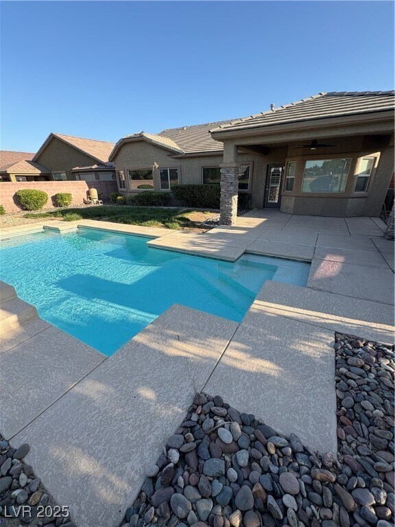 Foto principal - 5586 Golden Leaf Ave