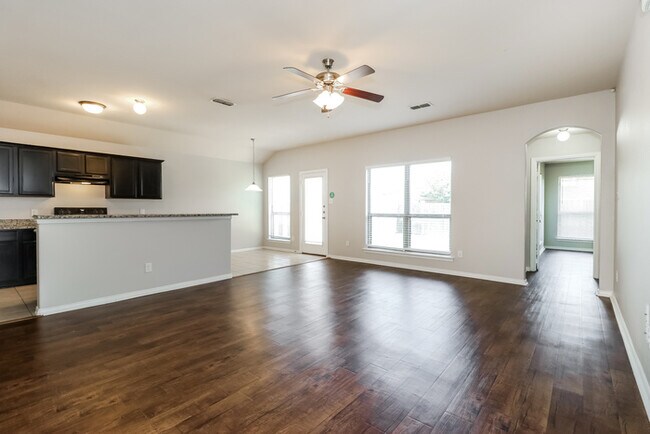 Foto del edificio - 3112 Royal Crest Dr