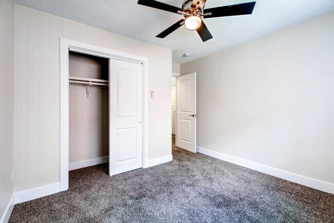 Nuestra habitación en el apartamento Off Broadway Flats en Englewood, Colorado - Off Broadway Flats